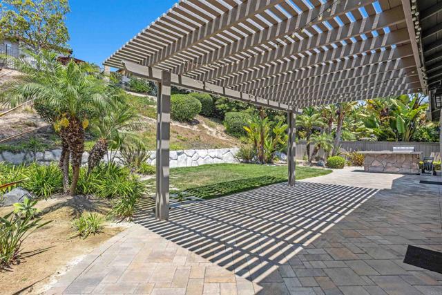 2228 Corte Ananas, Carlsbad CA: https://media.crmls.org/mediaz/0d71567e-bcc1-41f4-a453-b379bd650904.jpg