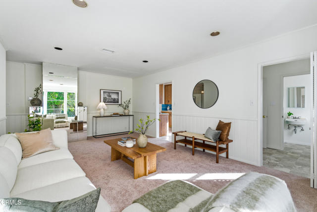 Detail Gallery Image 7 of 18 For 4563 Loma Vista Dr, La Canada Flintridge,  CA 91011 - 4 Beds | 2 Baths