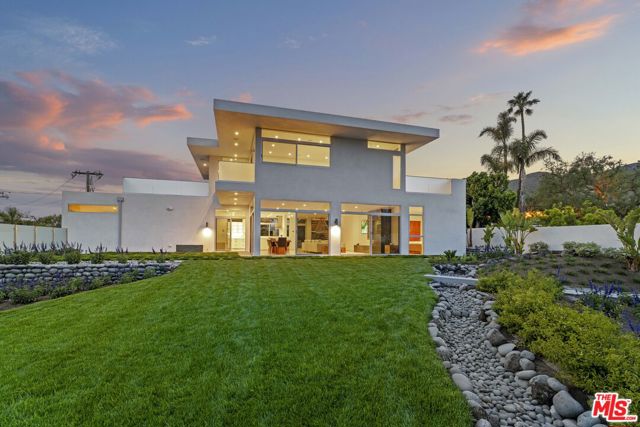 5738 Busch Drive, Malibu CA: https://media.crmls.org/mediaz/0d7184d9-c4ee-4a38-9120-b277e089c755.jpg