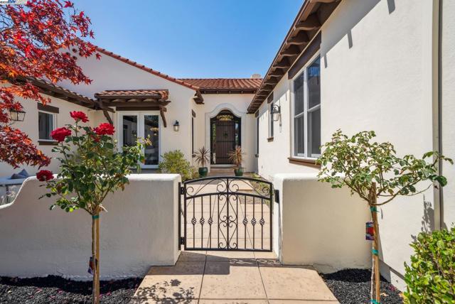 3625 Pontina Ct, Pleasanton CA: https://media.crmls.org/mediaz/0d7236d7-c24e-4bb5-88fe-7c32091df8c4.jpg