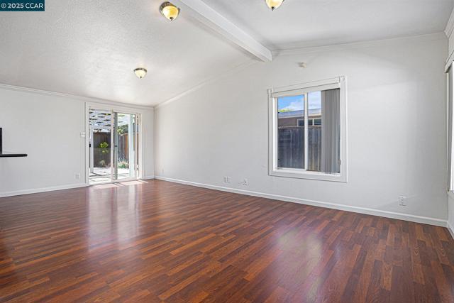 27675 Portsmouth Ave, Hayward CA: https://media.crmls.org/mediaz/0d7270ba-75bb-4360-82f2-16af81654fcf.jpg