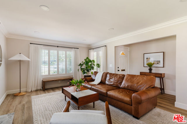 2641 Hartland Circle, Westlake Village CA: https://media.crmls.org/mediaz/0d740449-8d06-451a-8538-d6c7698efb8f.jpg