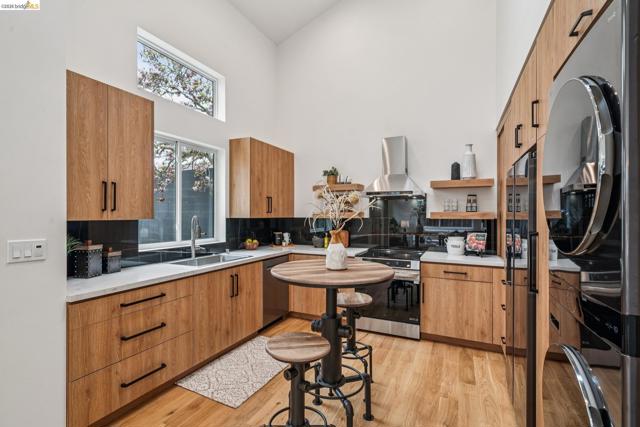 Image 35 of 45 For 1009 Everett