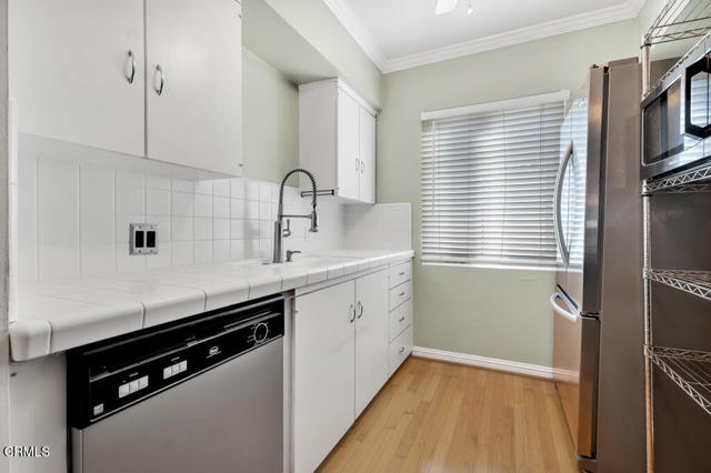 Detail Gallery Image 18 of 33 For 1542 Riverside Dr #C,  Glendale,  CA 91201 - 2 Beds | 2 Baths