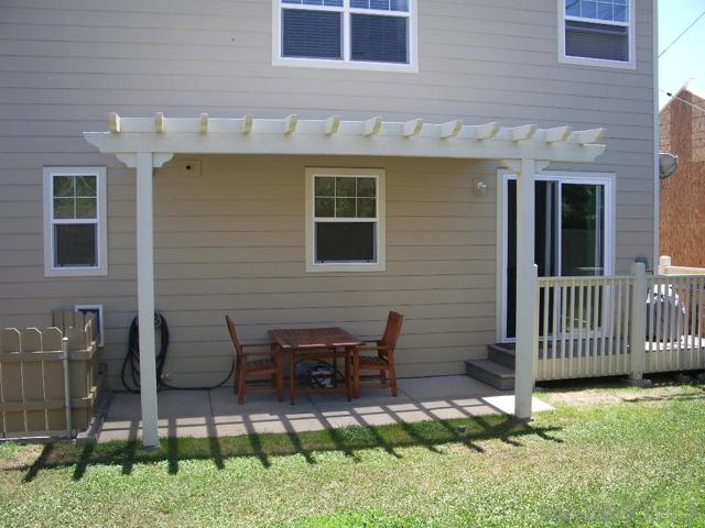 3012 Rosecrans St, San Diego CA: https://media.crmls.org/mediaz/0d75b51f-ba3c-44f8-8096-52bb78b4a5e3.jpg