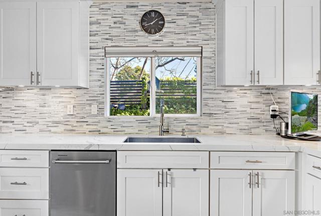 4407 Bancroft St, San Diego CA: https://media.crmls.org/mediaz/0d75c2c4-1de1-4a02-8535-f5f30a1ca1dc.jpg