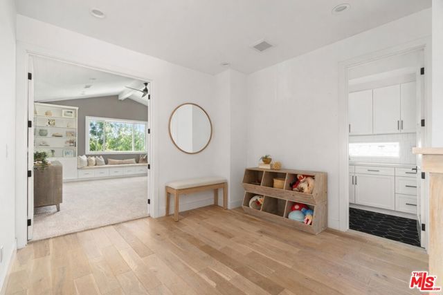 Image 22 of 39 For 11813 Woodbine Avenue