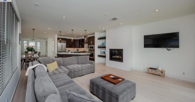 996 Harbor Haven Dr, Bodega Bay CA: https://media.crmls.org/mediaz/0d760d6c-1143-4773-a973-f8d3958019ee.jpg