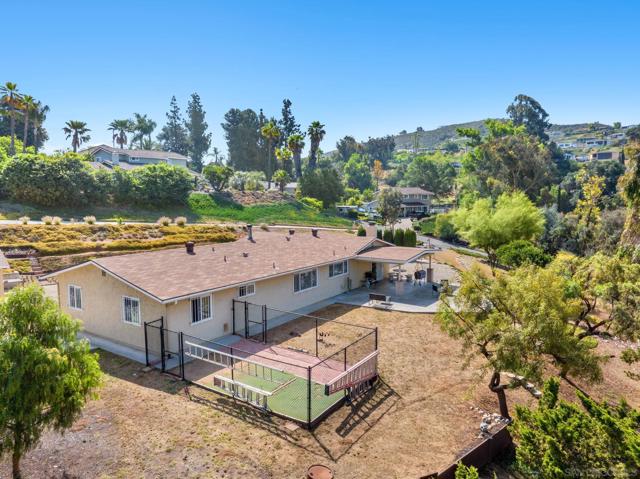 12220 Valhalla Drive, Lakeside CA: https://media.crmls.org/mediaz/0d769a01-6780-439c-8c45-969d88ad01ad.jpg