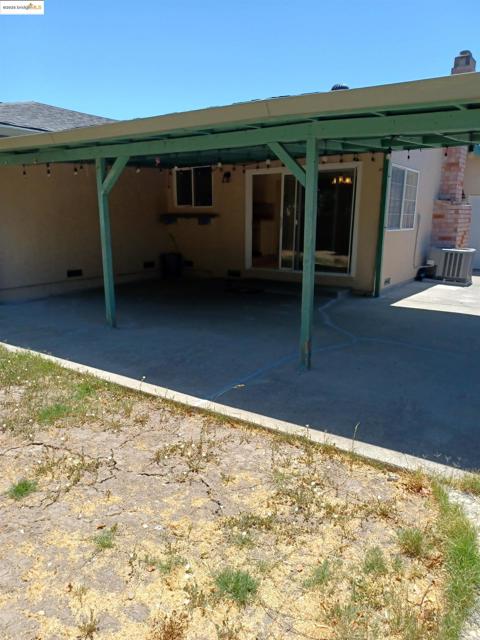 3163 S Francisco Way, Antioch CA: https://media.crmls.org/mediaz/0d775446-d763-4b59-b7f4-3ae66a9e5bff.jpg