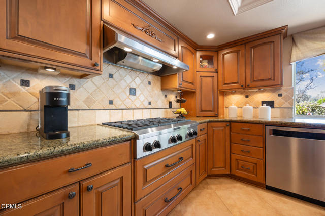 22671 Cheryl Way, Lake Forest CA: https://media.crmls.org/mediaz/0d775715-bed5-4a55-a388-36fde0d49ab8.jpg