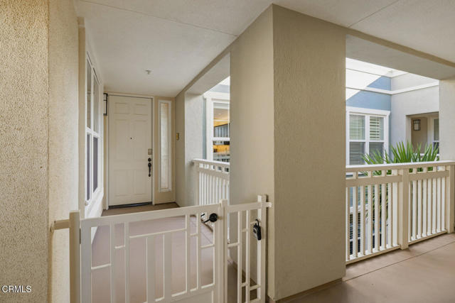 1572 Seabridge Lane, Oxnard CA: https://media.crmls.org/mediaz/0d77f0c5-2fca-4c06-a735-a7d8f4be88f4.jpg