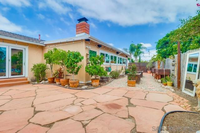 3541 Pomeroy St, San Diego CA: https://media.crmls.org/mediaz/0d780613-0680-43c7-80b9-8bc8b5b74e1a.jpg