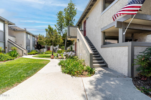 150 Majestic Court, Moorpark CA: https://media.crmls.org/mediaz/0d78656f-c622-45c3-9947-14be3480474f.jpg