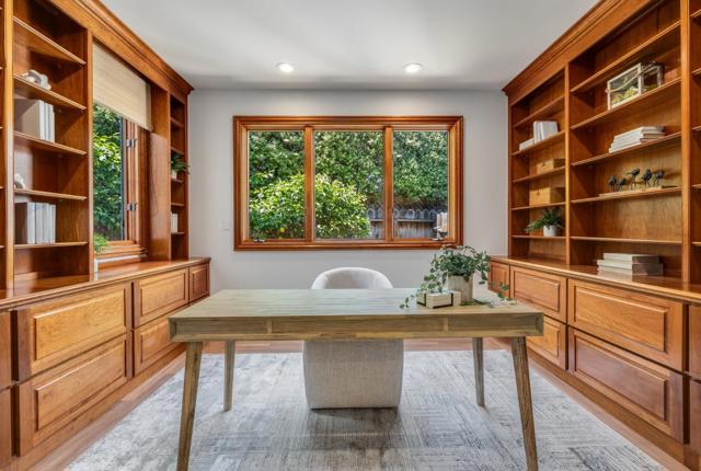 733 Northampton Drive, Palo Alto CA: https://media.crmls.org/mediaz/0d786991-c432-4ac9-b5b6-2251e6bfe03f.jpg