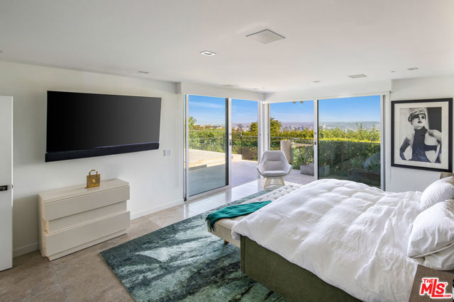 1476 Carla, Beverly Hills CA: https://media.crmls.org/mediaz/0d78812f-908f-444a-b054-ffb20f9b18e5.jpg