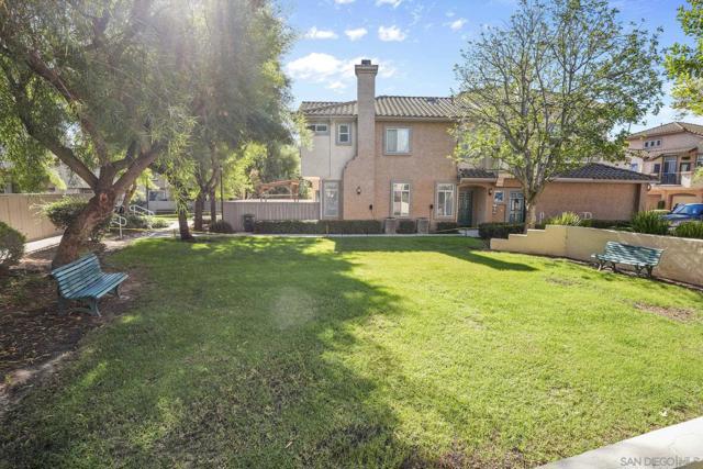 11378 Via Rancho San Diego, El Cajon CA: https://media.crmls.org/mediaz/0d78afd1-3cc4-48b8-97d6-fad6c1f3ca50.jpg