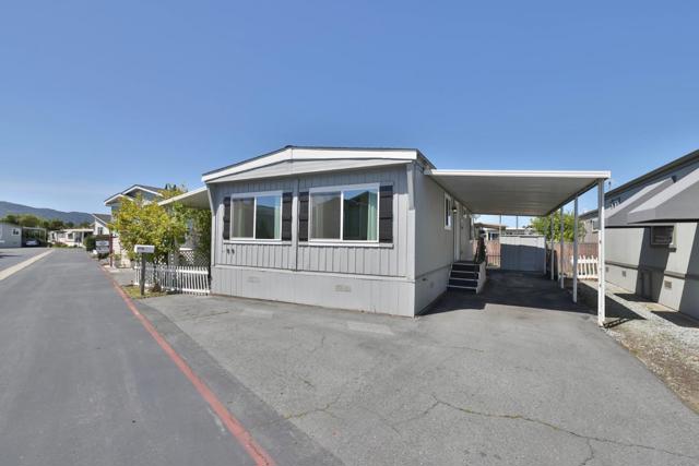 8282 Murray Ave, Gilroy CA: https://media.crmls.org/mediaz/0d78cd0f-d3bd-4c7b-99ed-224d7cb53e46.jpg