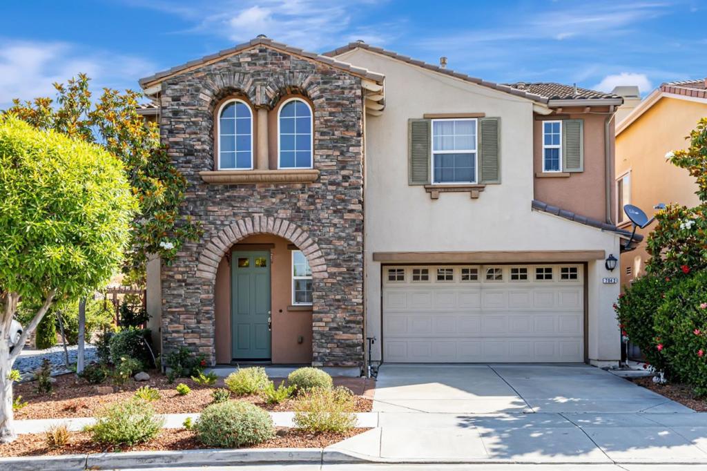 7042 Goldenspur Loop