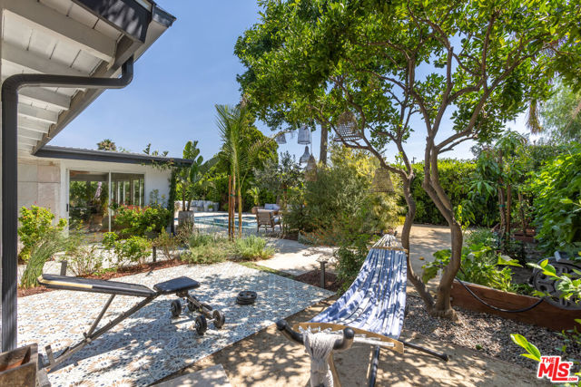 7442 Capps Avenue, Los Angeles CA: https://media.crmls.org/mediaz/0d7a4513-0db7-479a-b1fd-808d5f65150d.jpg