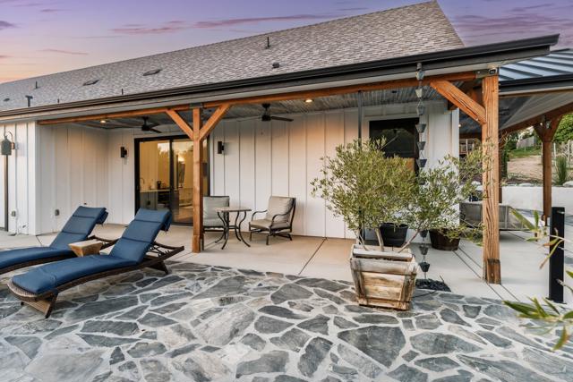 35715 Calle Nopal, Temecula CA: https://media.crmls.org/mediaz/0d7ac473-533c-40cc-959e-9775ed68d827.jpg