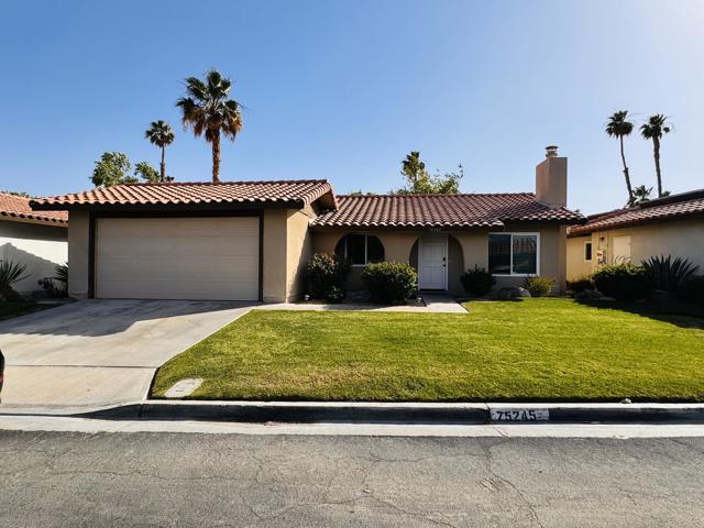 75245 Vista Corona, Palm Desert CA: https://media.crmls.org/mediaz/0d7af2bc-5d22-457b-8740-8135b6682bf9.jpg