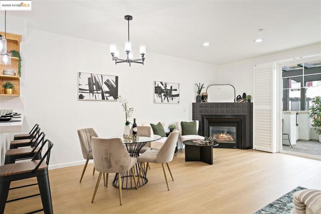 4153 Clarinbridge Cir, Dublin CA: https://media.crmls.org/mediaz/0d7ba6e1-aad9-40f3-aded-c2edf7eb541b.jpg