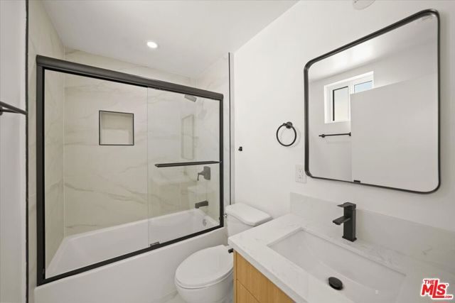 910 N Hudson Avenue, Los Angeles CA: https://media.crmls.org/mediaz/0d7bad3c-ddde-430a-a0f7-e0c911ab7bcb.jpg