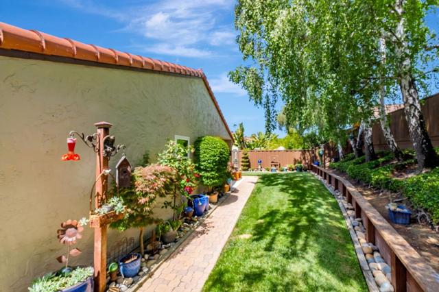 19 Magnolia Court, Watsonville CA: https://media.crmls.org/mediaz/0d7c9e30-ac06-4b7f-bdf8-d8425bb8649c.jpg