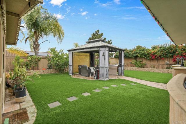 1420 Venters Dr, Chula Vista CA: https://media.crmls.org/mediaz/0d7caa70-bac4-406c-8fbe-cb552d9d6f6b.jpg