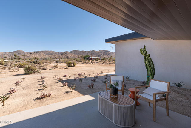 61464 Melton Trail, Joshua Tree CA: https://media.crmls.org/mediaz/0d7cee4d-d386-4fa1-a949-d3c1b385b78e.jpg
