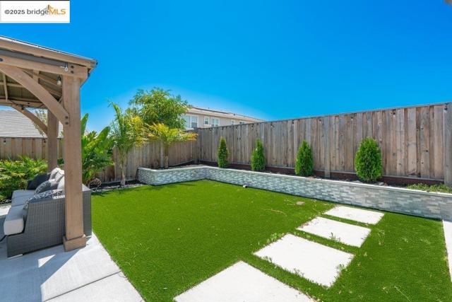304 Adora Ln, Oakley CA: https://media.crmls.org/mediaz/0d7d6de3-5b9d-4adf-bf8a-a35d6b2f77fd.jpg