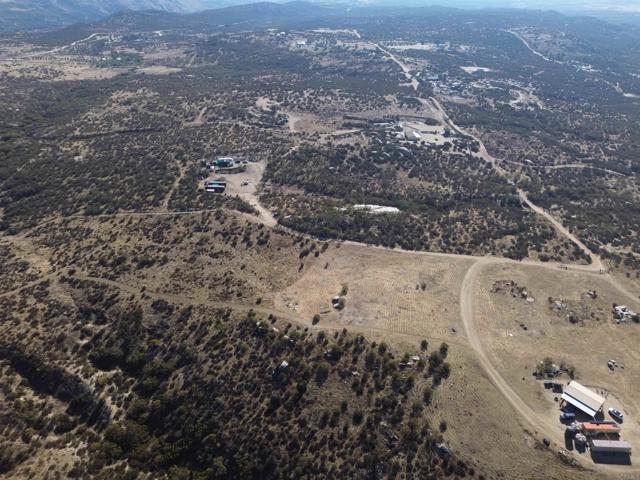 1 Dusty Trail, Aguanga CA: https://media.crmls.org/mediaz/0d7e0753-6a64-4dc5-a610-913ff85ca106.jpg