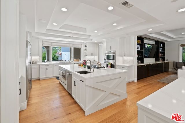 23593 Park South Street, Calabasas CA: https://media.crmls.org/mediaz/0d7e4742-7756-4cf5-95ed-44d717d058cc.jpg