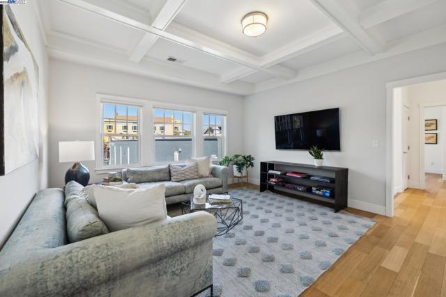 5472 KALES AVENUE, Oakland CA: https://media.crmls.org/mediaz/0d7f7c9f-fab1-45d7-a87c-4c51fc8b4e83.jpg