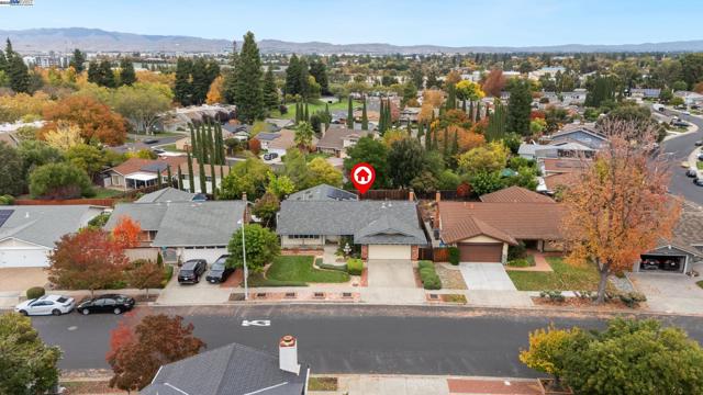 5145 Springdale Ave, Pleasanton CA: https://media.crmls.org/mediaz/0d7f9225-6435-490f-8edc-b25f51321618.jpg