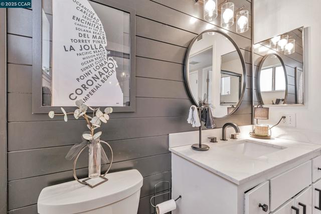 4 Mt Wilson Way, Clayton CA: https://media.crmls.org/mediaz/0d808b69-32be-4114-ba6e-c2ea01524a77.jpg