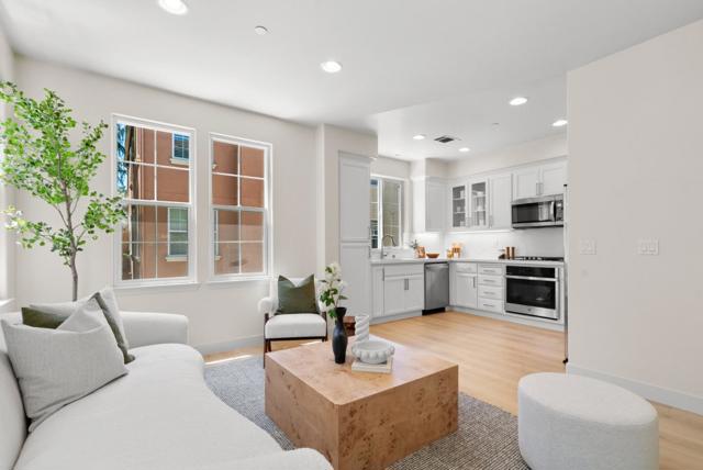 4048 Fitzpatrick Way, Santa Clara CA: https://media.crmls.org/mediaz/0d815ecd-5e75-46d3-b69c-622f139c038d.jpg