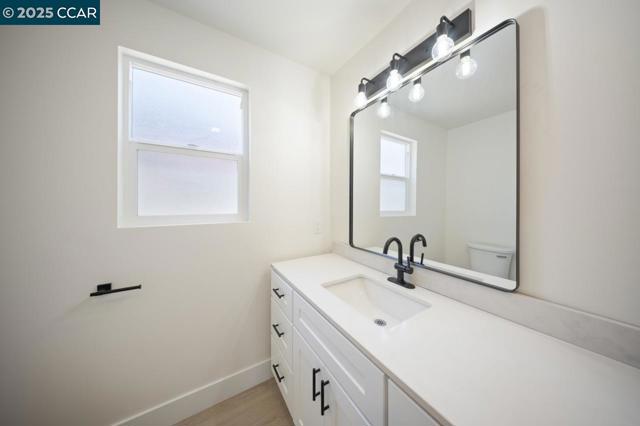 1923 Thompson Ln, El Sobrante CA: https://media.crmls.org/mediaz/0d816321-216b-43b6-8bee-eacf61c5a0dc.jpg