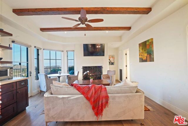 29549 Harvester Road, Malibu CA: https://media.crmls.org/mediaz/0d82aa08-7683-4655-89be-3ddc9df35aaa.jpg