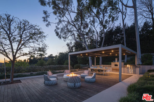 15210 Antelo Place, Los Angeles CA: https://media.crmls.org/mediaz/0d8309b7-c188-4798-a36c-59a89c9cb8c6.jpg