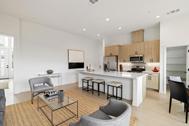 817 Fassler Avenue, Pacifica CA: https://media.crmls.org/mediaz/0d836ea0-731e-433c-8b2d-0ad725d34cbd.jpg