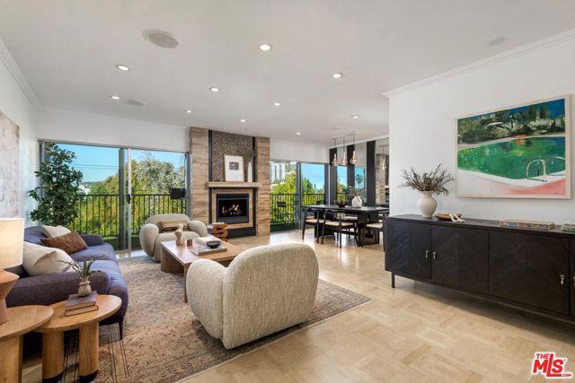 949 N Kings Road, West Hollywood CA: https://media.crmls.org/mediaz/0d84f76c-99db-4a7c-92a7-dbda8338f429.jpg