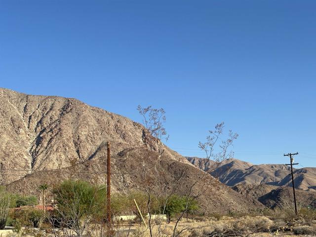 1 Lazy S Drive, Borrego Springs CA: https://media.crmls.org/mediaz/0d85ece3-d32a-4655-9e68-4bc895d0635a.jpg