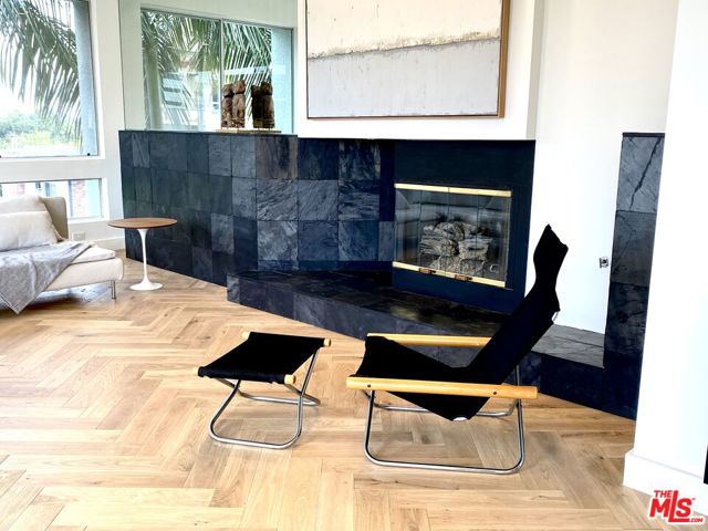 2237 S Bentley Avenue, Los Angeles CA: https://media.crmls.org/mediaz/0d86c01d-8909-4fc5-8fd3-5e76d80ed40c.jpg