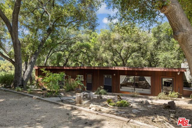 1256 N Topanga Canyon Boulevard, Topanga CA: https://media.crmls.org/mediaz/0d86fbef-7585-407f-99fe-9a3e29ed3552.jpg