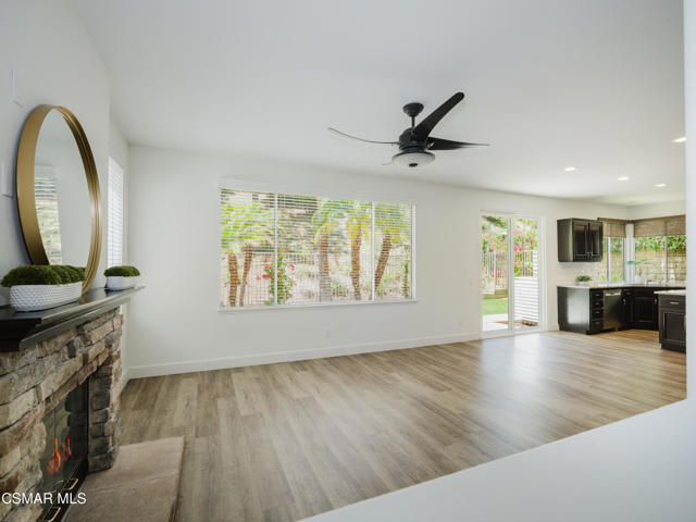 3185 Clarita Court, Thousand Oaks CA: https://media.crmls.org/mediaz/0d87bd04-2328-46ba-90a2-c10567d69249.jpg