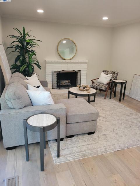 2387 Gomes Rd, Fremont CA: https://media.crmls.org/mediaz/0d87f40c-897a-48ff-8905-2e1197d2cd58.jpg