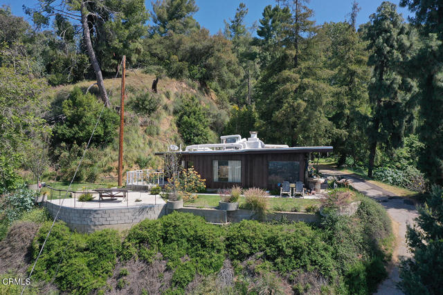 633 Norumbega Drive, Monrovia CA: https://media.crmls.org/mediaz/0d88a6d0-2411-41a0-97c0-3ae7b7cd229c.jpg