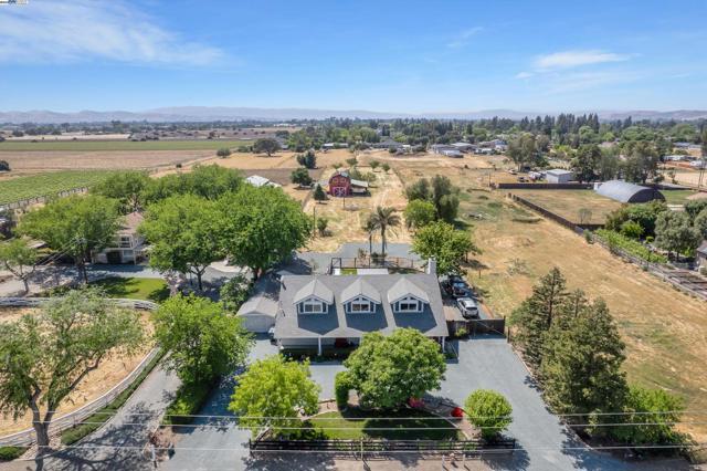 1969 Buena Vista Ave, Livermore CA: https://media.crmls.org/mediaz/0d88cb6e-d55d-4d62-b949-e06233b575a6.jpg